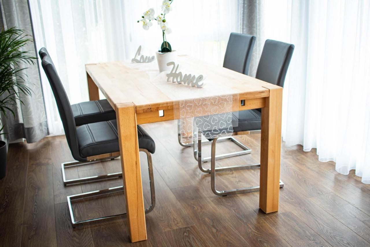 Ferienwohnung Am Schlosspark Ebersdorf  ภายนอก รูปภาพ